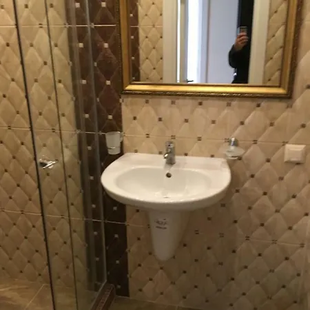 Vase With Pool *