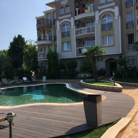 Vase With Pool Apartment Ravda