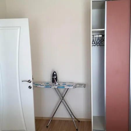 Vase With Pool Apartment